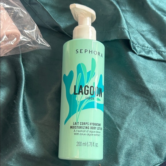 Sephora Lagoon and Cotton Flower Body Lotion Duo - Picture 4 of 9